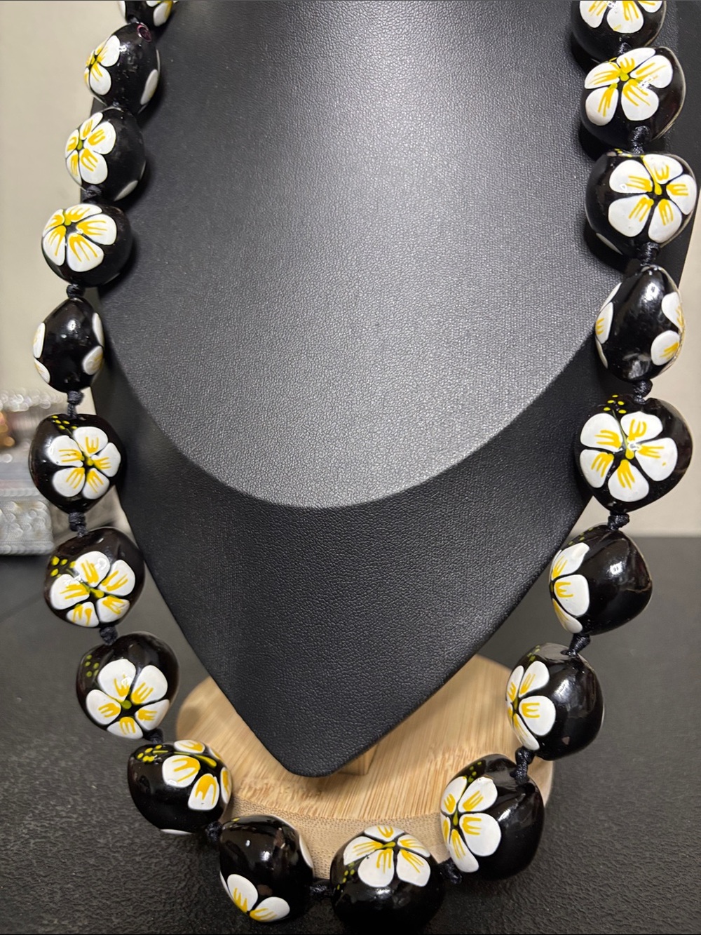 Handcrafted Hand Painted Coconut Black Floral Bead Necklace Hawaii - Picture 3 of 6